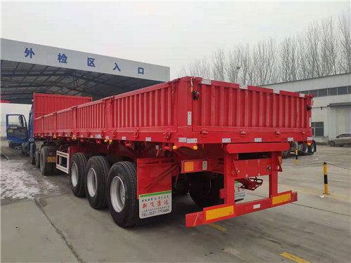 正规自卸半挂车图片