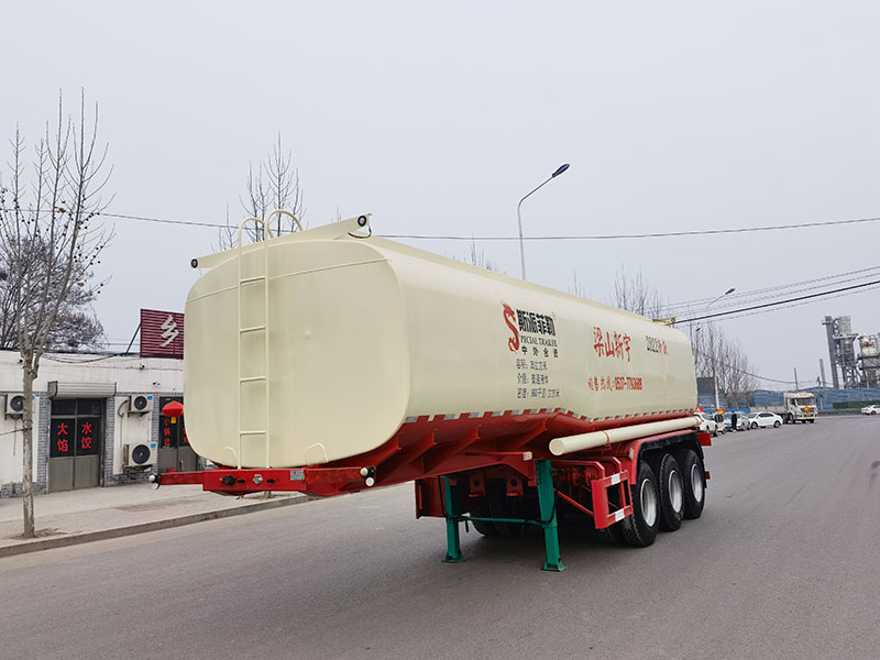 液体罐式半挂车