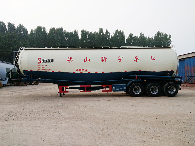 粉粒物料输送车